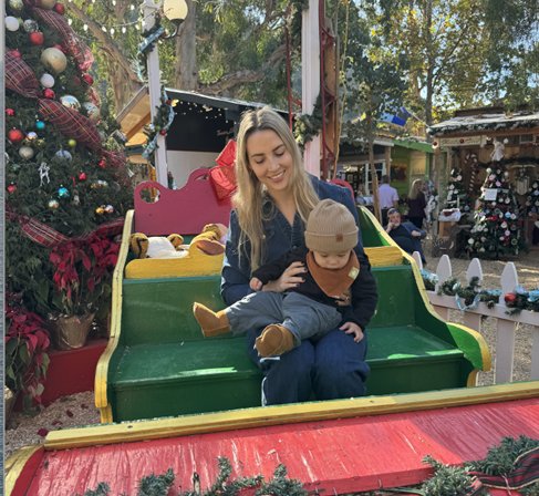 Holiday Shopping in Laguna Beach: Seasonal Markets, Pop-Ups, and Festive Finds